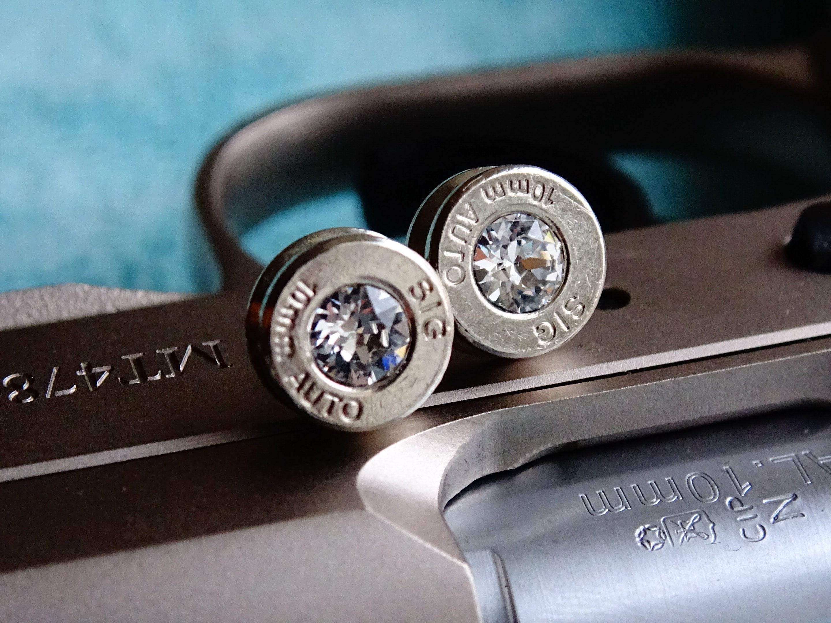 Bullet earrings 10mm clear