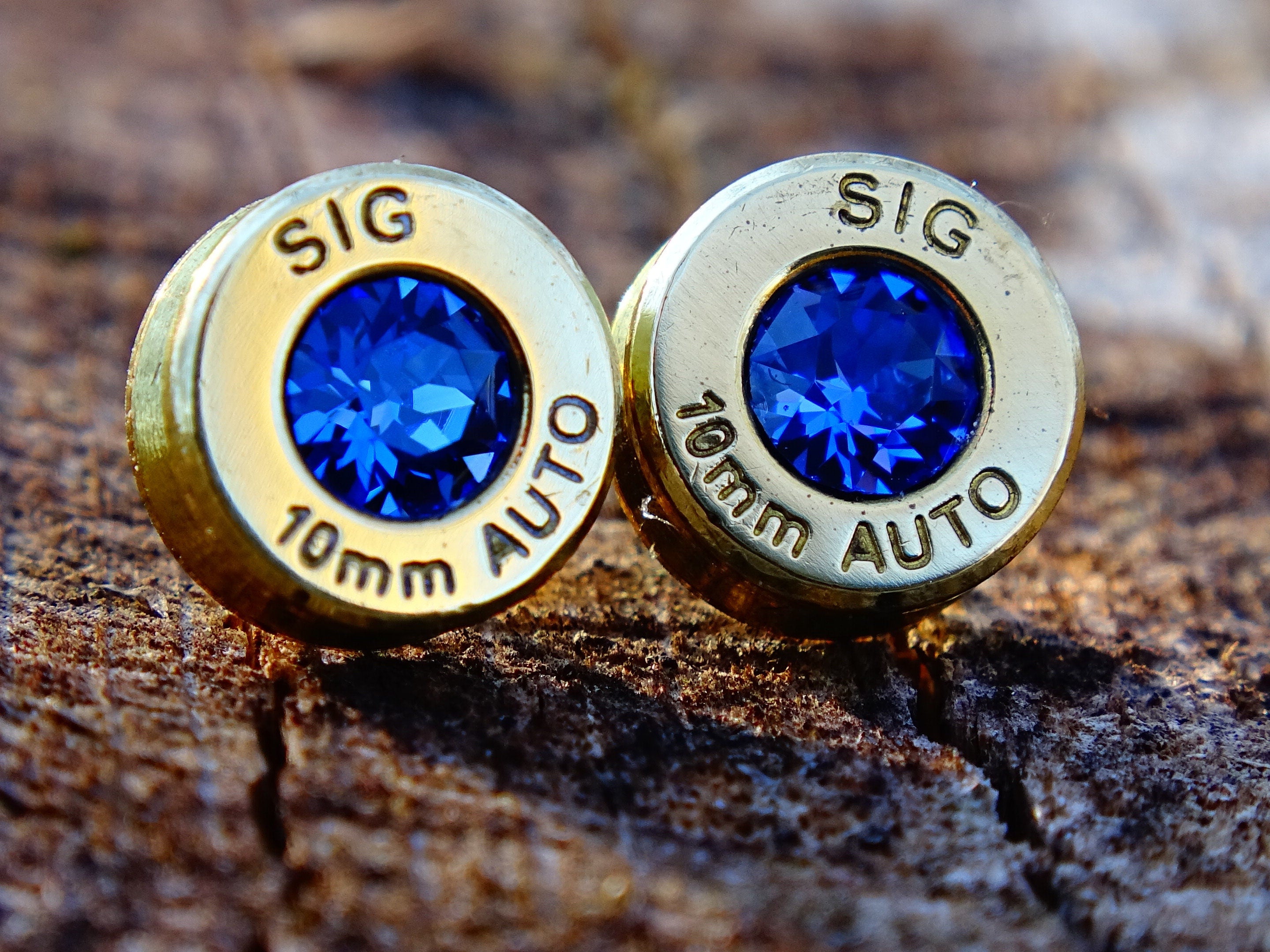 Earrings sapphire bullet